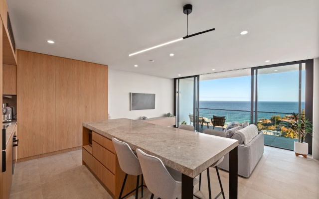 Modern 1-bed With Tamarama Beach Views – Guest Rooms – Sydney