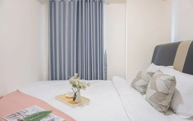 Spacious And Comfy 2Br With Extra Room Apartment At Meikarta