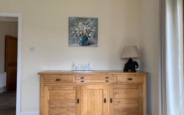 Secluded hilltop hideaway!