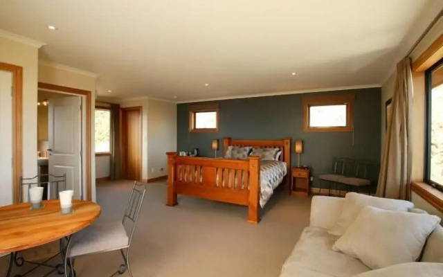 Parautane Lodge