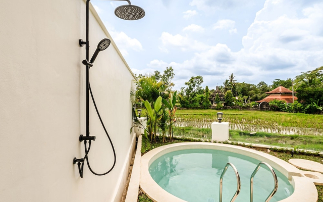 Sarang Apartments by EVDEkimi - Rice field escape with Yoga lounge, Lush garden