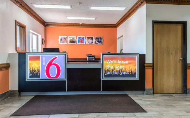 Motel 6 Indianapolis, IN - Southport