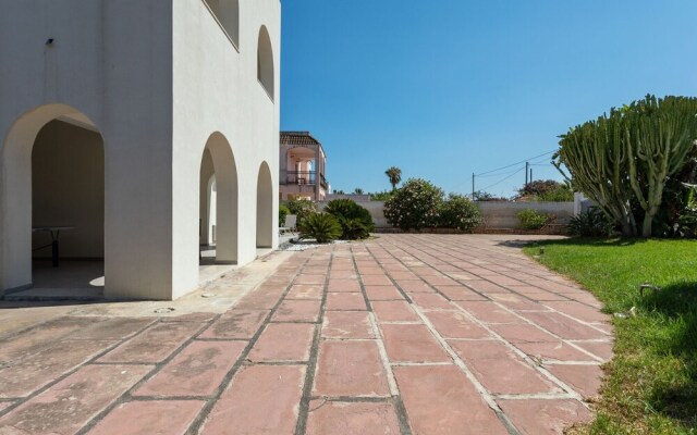 Simplistic Holiday Home in Fontane Bianche With Garden