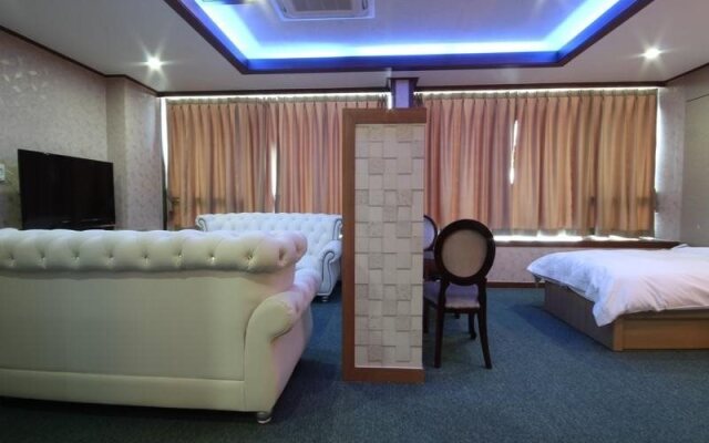 Tongyeong Tourist Hotel