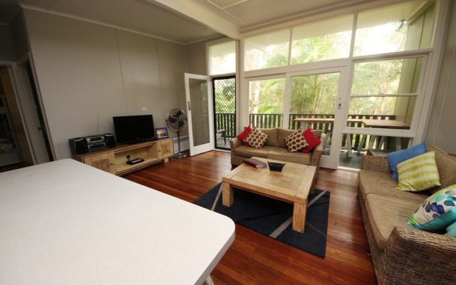 Little Bay Cottage at South West Rocks – Guest Rooms – Arakoon