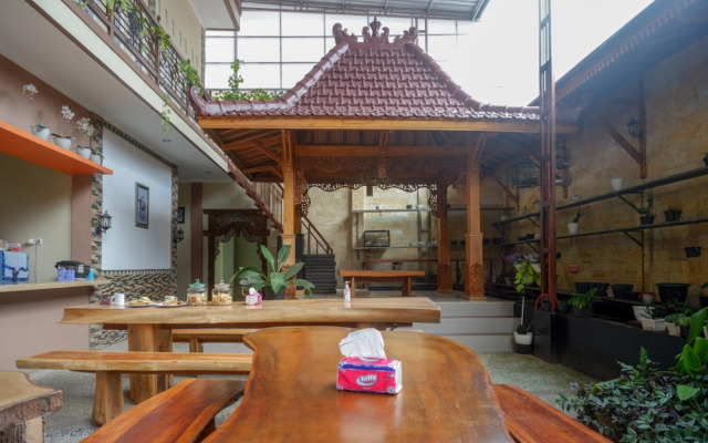 RedDoorz near Terminal Mendolo Wonosobo