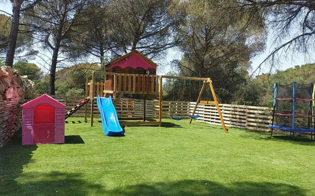 Maravillosa casa con piscina grande y bosque