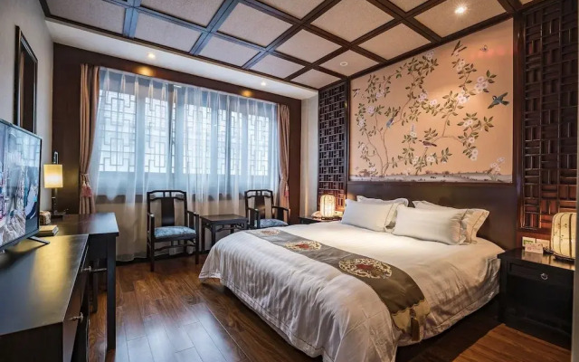 Graceland Garden Court Hotel