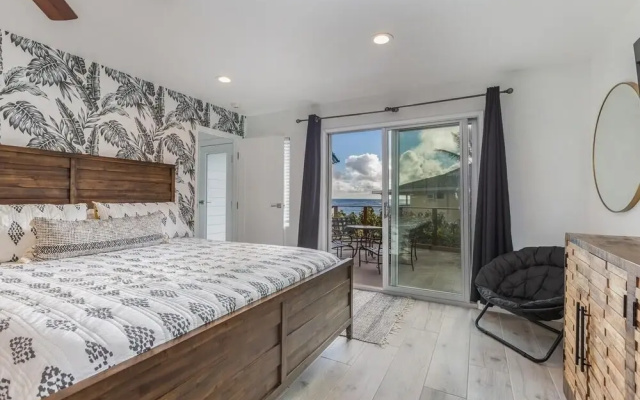Bond House 4 Bedroom Home by RedAwning