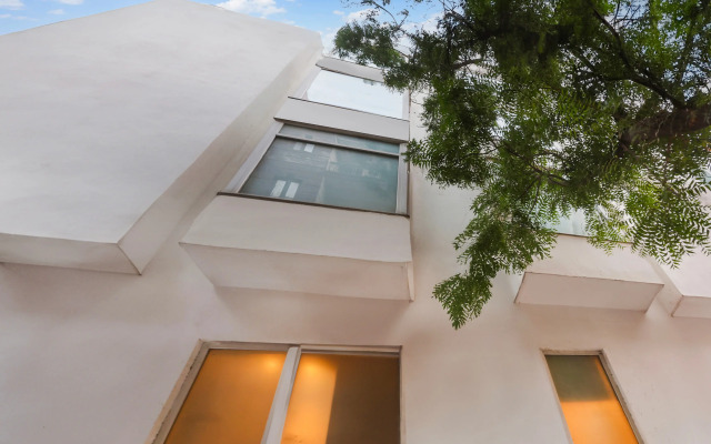 Super Townhouse Chhatarpur Near Metro Park