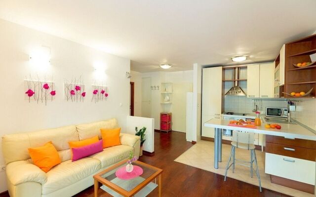 Leona & Borna Central Suites