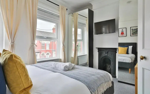 Stunning 2 Bedroom Cardiff Bay House