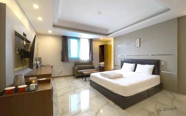 The King Hotel