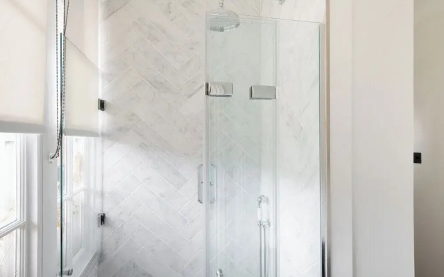 The Chelsea Apartment by Hok Living