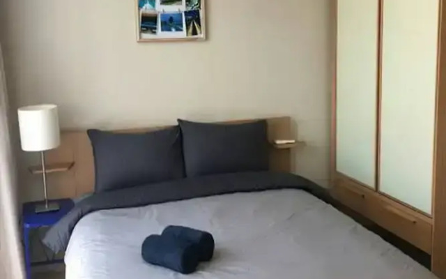 Baan Thew Talay Blue Sapphire 353