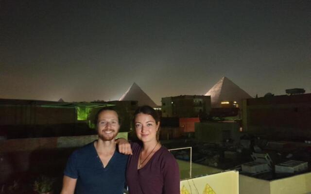 2 Jana Pyramids view inn