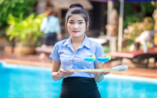 Neak Pean Hotel - Wooden House