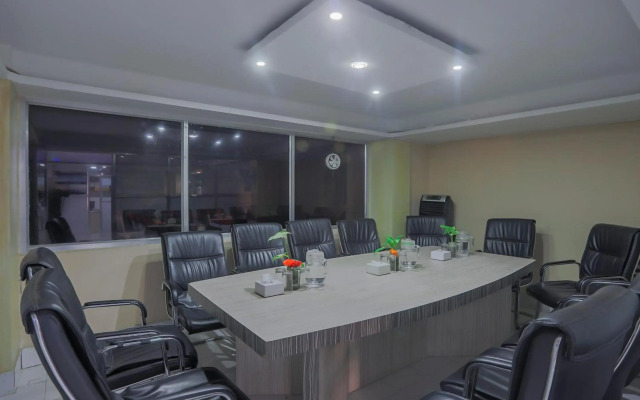 OYO 789 Hotel Shivam Plaza