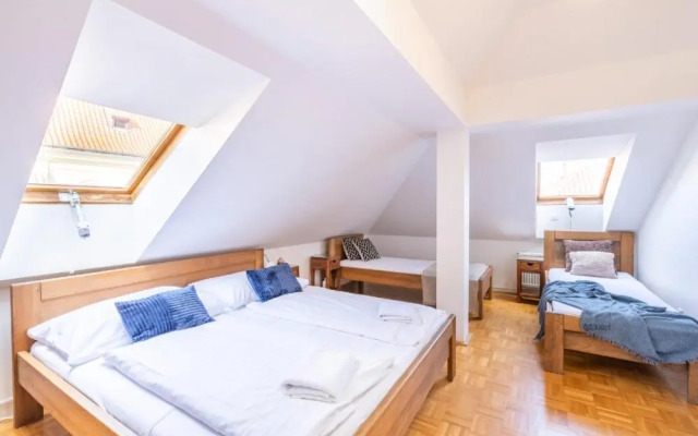 Templová 7 - Old Town Large Apartment with Terrace