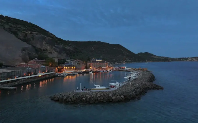 Assos Troy Port Hotel