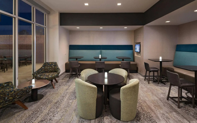 Courtyard by Marriott Jackson Madison