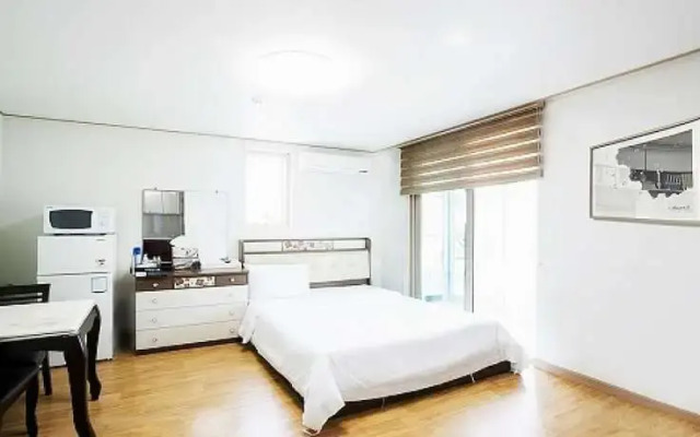 Ian Residence