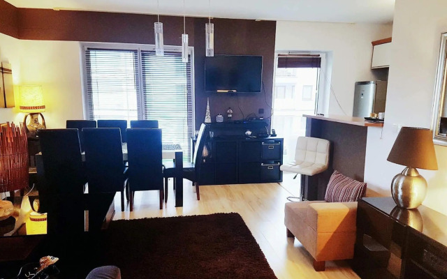 Warsaw King Size Apartment