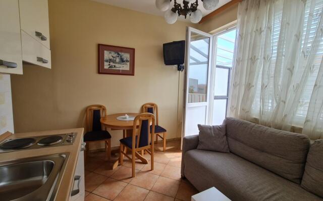 Dami - 100m from the sea - A4 Wind(2+1)