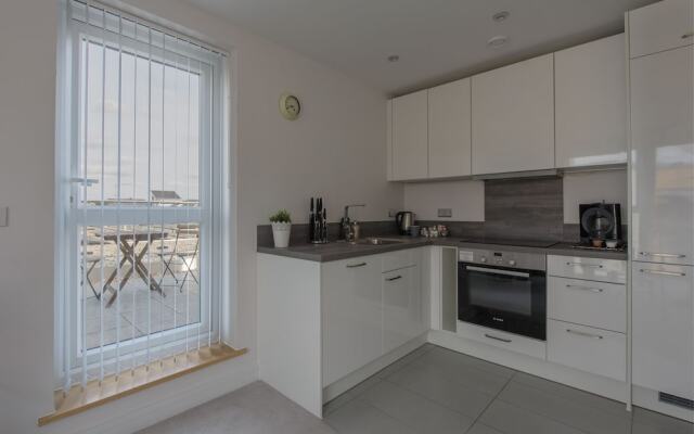 Rooftop Terrace Apartment - Reading