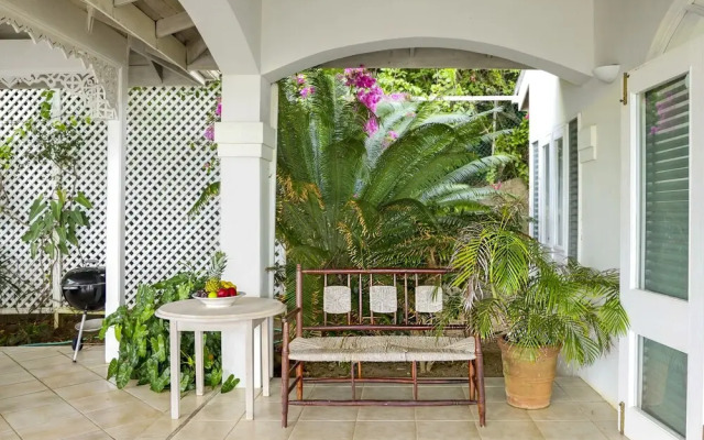 Zephyr Hill - 2 bedroom Villa with awe inspiring views 2 Villa by RedAwning