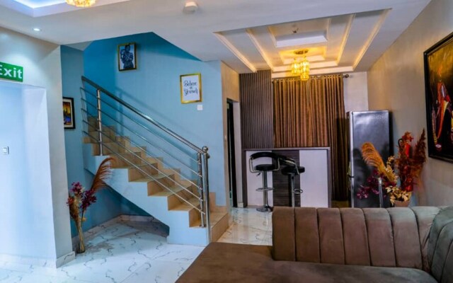 Grey Top Apartment