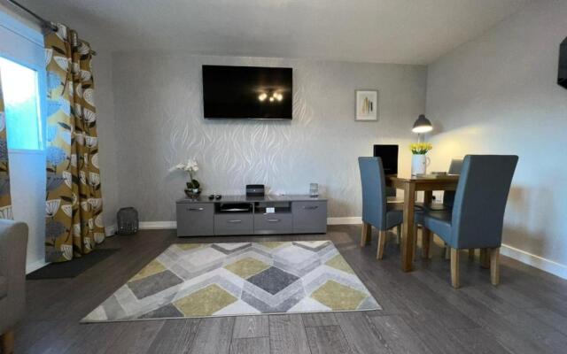 Modern 2 Bed Apartment