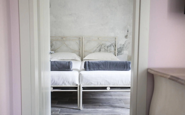 Villa Italia Luxury Suites and Apartments