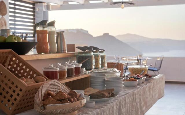 Mr and Mrs White Oia – Santorini