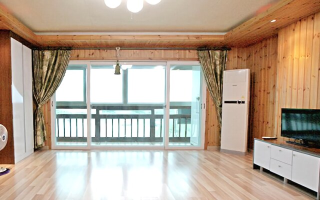 Hwaseong Noeul-ddara Pension