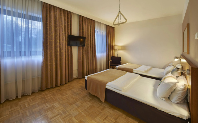 Holiday Inn Helsinki - Vantaa Airport by IHG