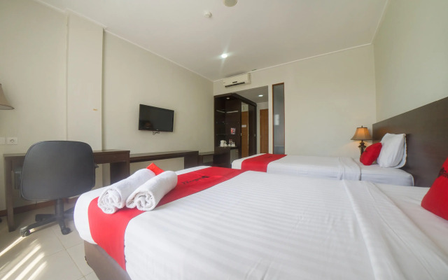 RedDoorz Premium @ Raya Bojonegoro