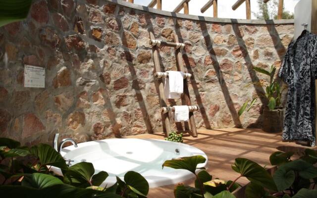 Nataya Roundhouse Coral Bay Resort and Spa