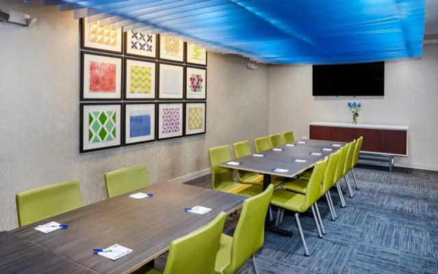 Holiday Inn Express & Suites Chicago North Shore - Niles by IHG