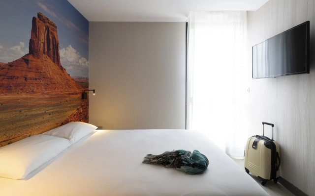 Break Hotel