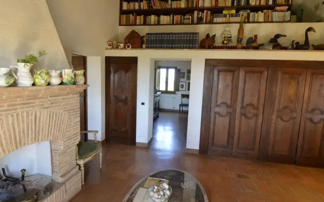 Pleasant Villa In Valiano With Terrace, Garden, Sun-Loungers