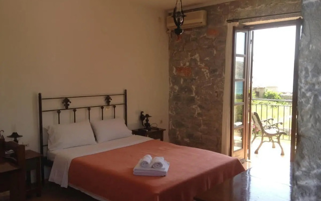 Las - Giannakakoy Traditional Stone Houses