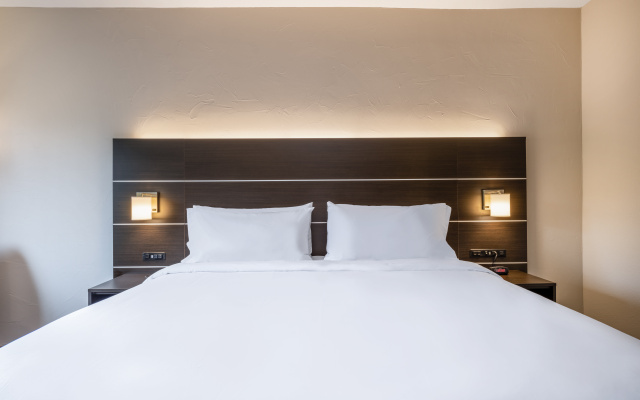 Holiday Inn Express Hotel & Suites BEAUMONT NW by IHG