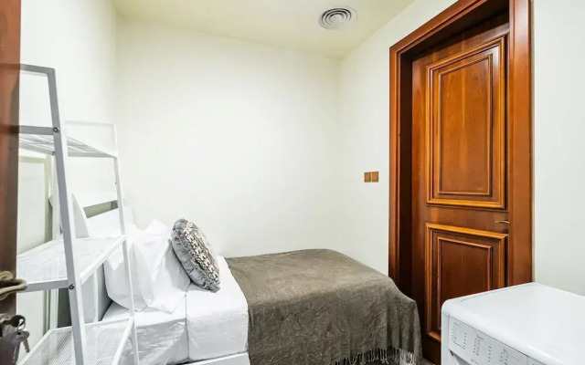 Fairmont South Residence 412
