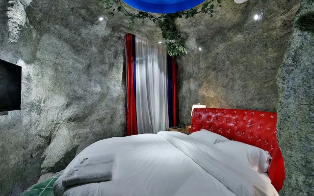 Yunxi Art Theme Hotel