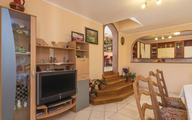 Nice Home in Buje With Wifi and 3 Bedrooms