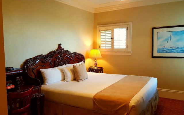 The Monterey Hotel