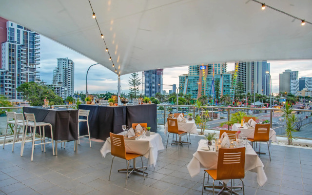 Hotel Apartments on 22 View Avenue, Surfers Paradise