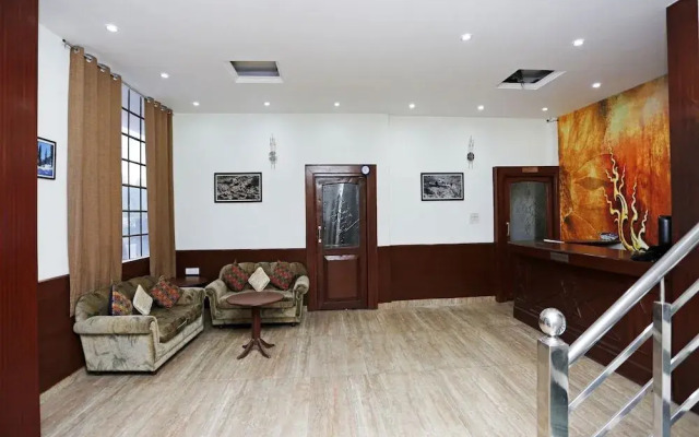 OYO 8767 Hotel Landmark