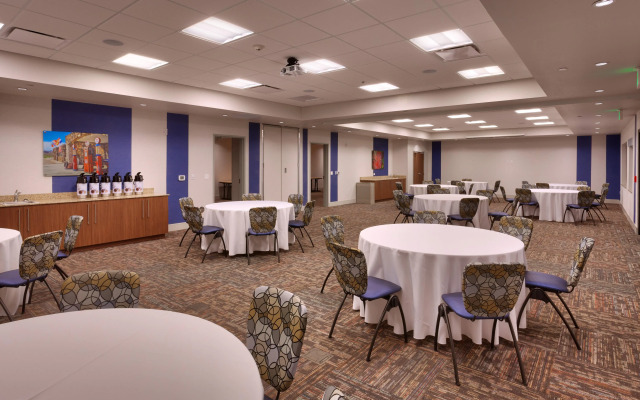 Holiday Inn Express & Suites Phoenix West - Buckeye by IHG